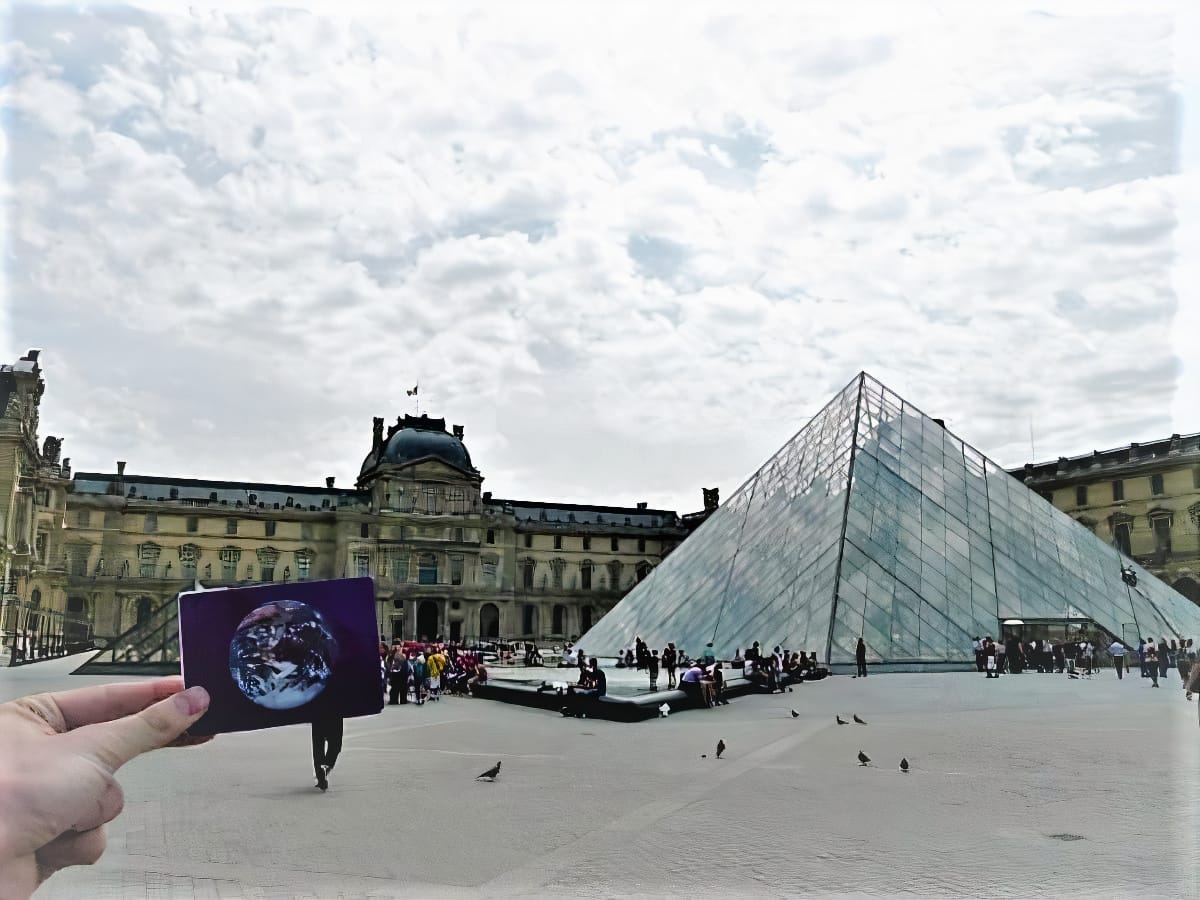 The Louvre Museum was #EarthFlagged !